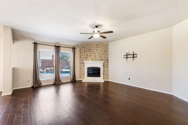 Foto del edificio - 205 Whitman Dr