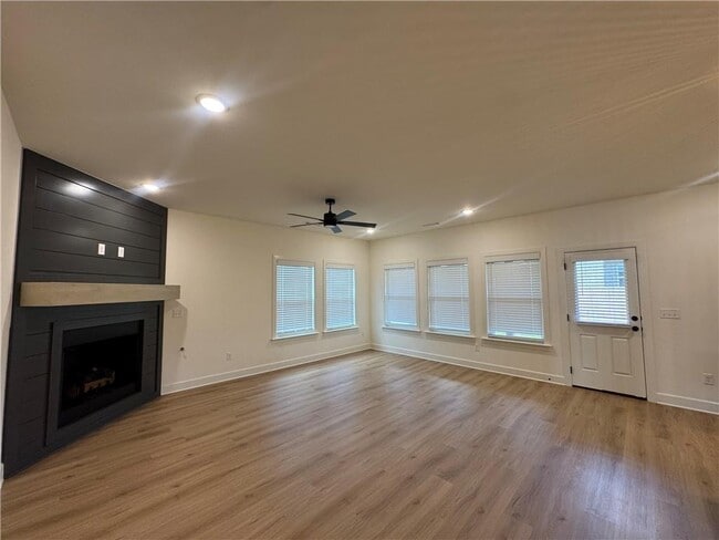 Building Photo - 7306 SW Basswood Ave