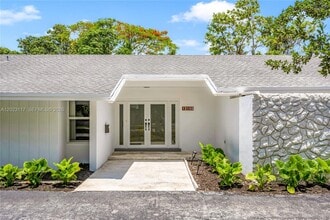 Building Photo - 13100 SW 81st Ave