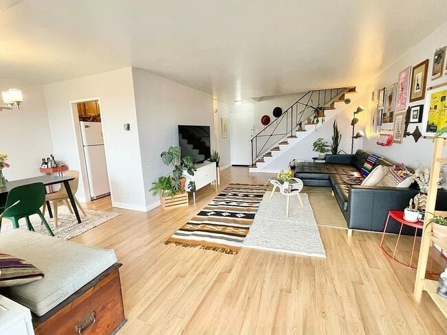 Photo - 301 N Beauregard St Townhome