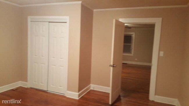 Foto del edificio - 3 br, 1.5 bath House - 205 E Church St