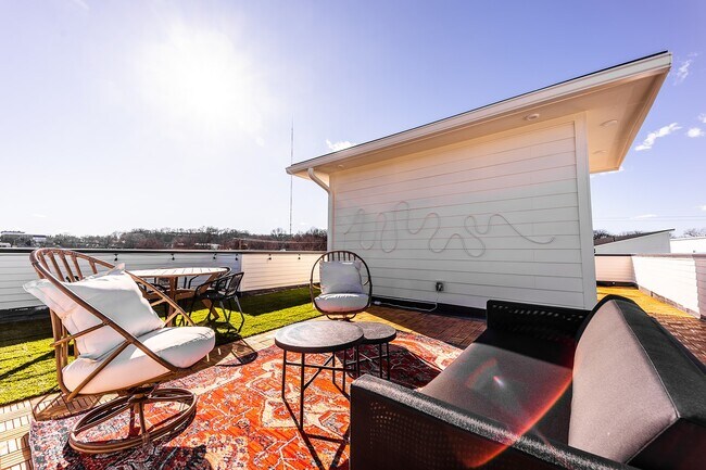 Building Photo - 230 Oceola Ave