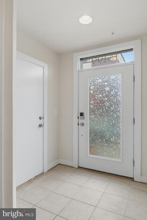 Building Photo - 16199 Columbus Ave