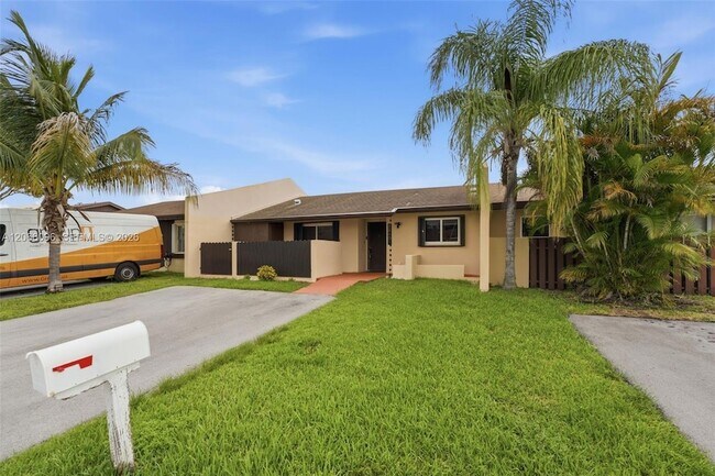 Foto del edificio - 11601 SW 123rd Ave