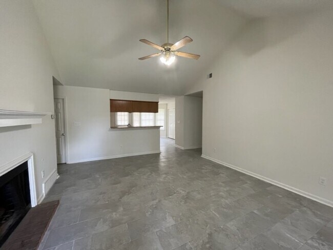 Foto del edificio - Renovated 3 Bedroom 2 Bath Home for Rent f...
