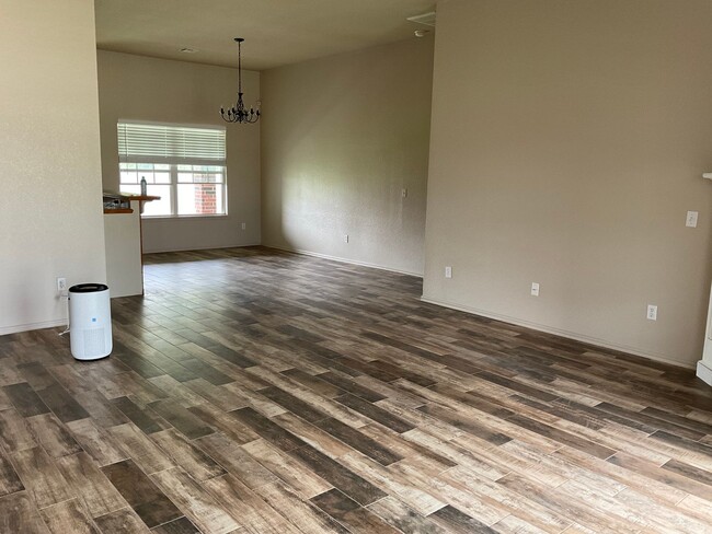 Foto del edificio - 2321 Berry Ln