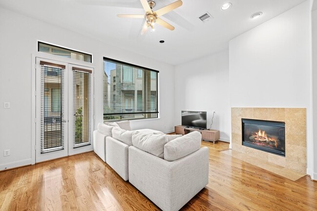 Building Photo - 2413 Ralph St