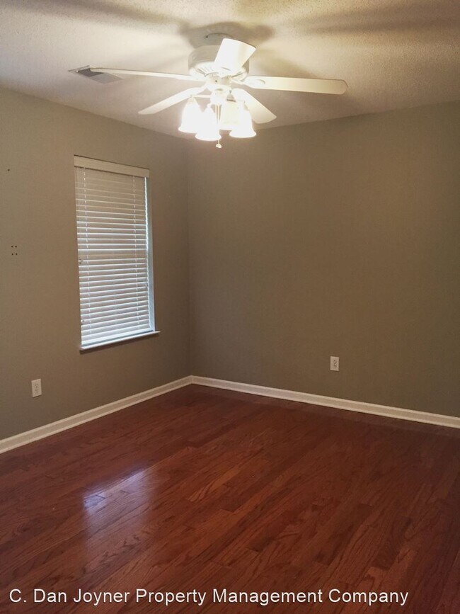 Building Photo - 3 br, 2 bath House - 107 Willow Bend Drive