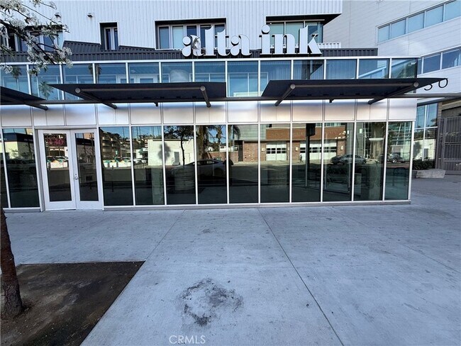Foto del edificio - 5750 Hollywood Blvd