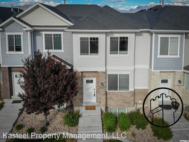 Building Photo - 4 br, 3.5 bath House - 1958 North Hillcres...