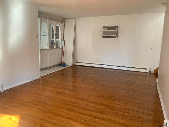 Building Photo - 340 Avenue A