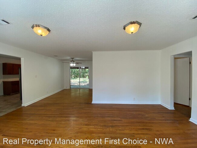 Foto del edificio - 3 br, 1 bath House - 1136 S Maxwell Dr.