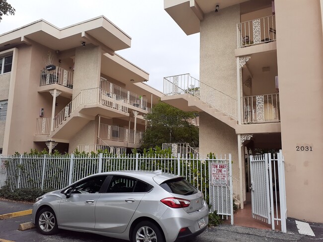 Foto del edificio - 2031 Dewey St