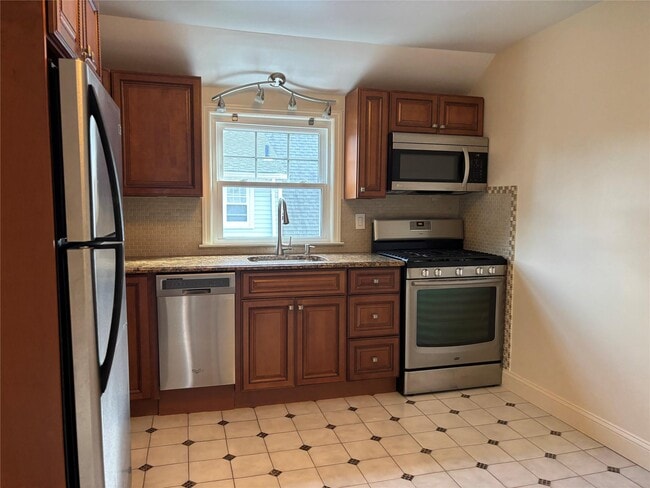 Building Photo - 50 Ackerman Pl