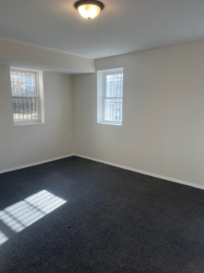 Foto del edificio - 653 39th St