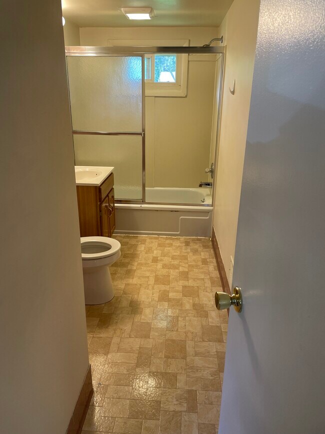 Foto del edificio - 159 Kendall Ave