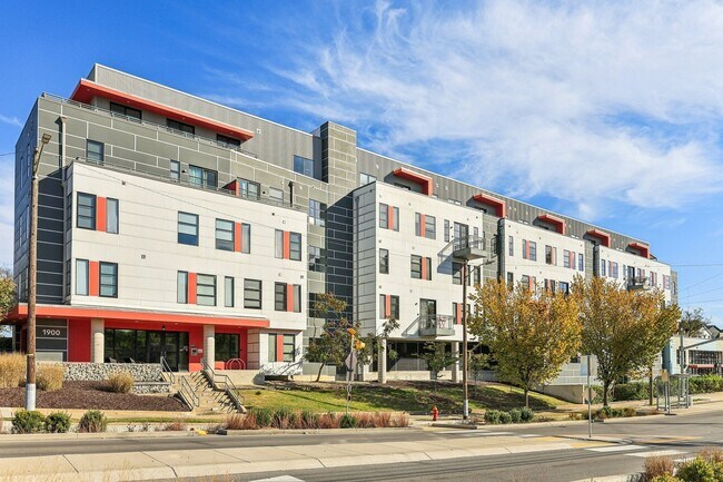 Foto del edificio - 1900 12th Ave S