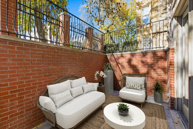 Foto del edificio - 943 N Leavitt