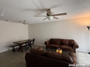Foto del edificio - 6855 Columbia Ridge Dr