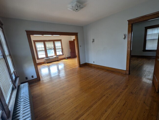 Foto del edificio - 215 Peck Ave