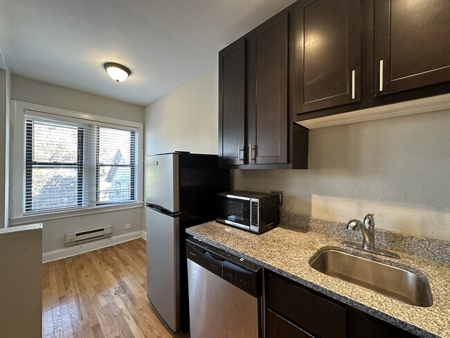 Foto del edificio - 4742 N Hermitage Ave
