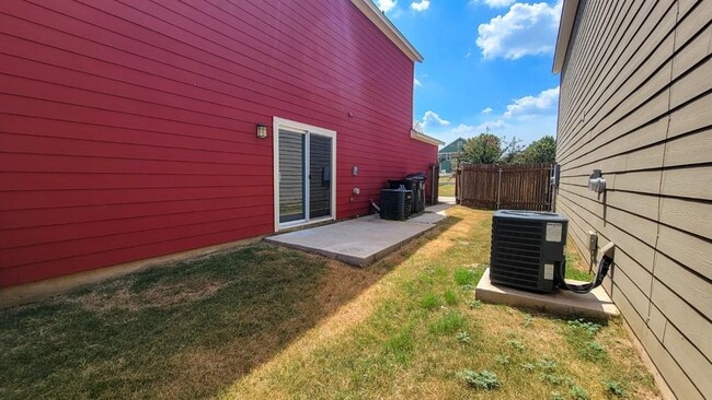 Building Photo - 404 Ferrule Dr
