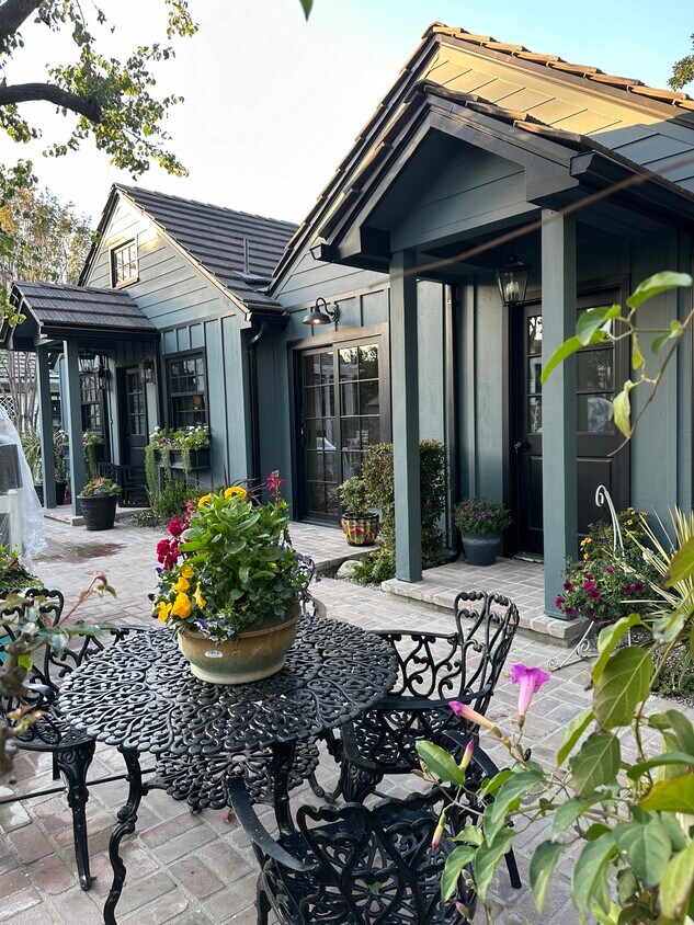 Foto principal - 6332 Orion Ave