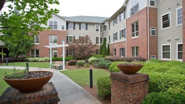 Building Photo - 2633 Howard Dr