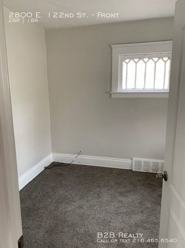 Building Photo - 2 bedroom 1 bath in the Buckeye/Shaker area!