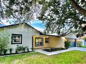 Building Photo - 528 Anise Ct