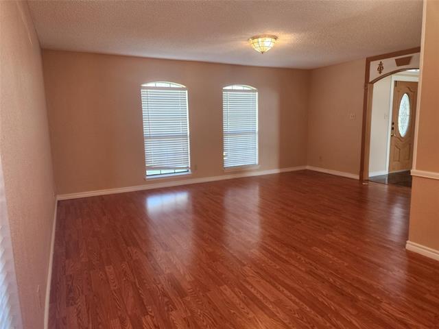 Foto del edificio - 7102 Lo Chalmers Ln