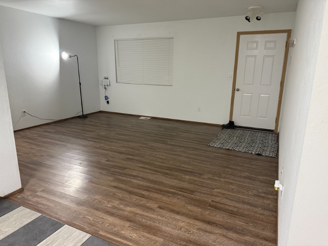 Building Photo - 5569 S Vesel Ct