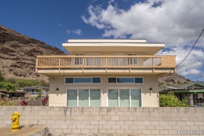 Building Photo - West Side Paradise – Downstairs 1-Bedroom,...