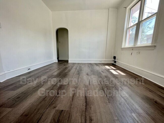 Foto del edificio - 1649 Allengrove St