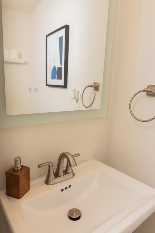 Foto del edificio - 222 Florida Ave NW