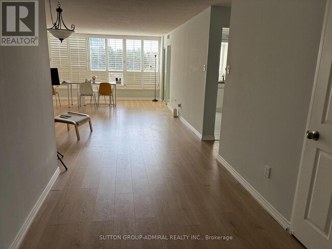 Building Photo - 1 Clark Ave W