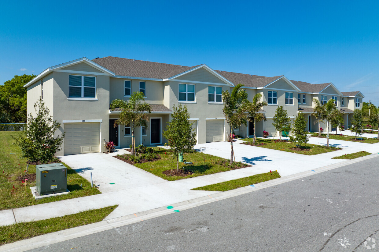 4540 Amore Ln Melbourne, Florida 32904 - Amore Village Townhomes