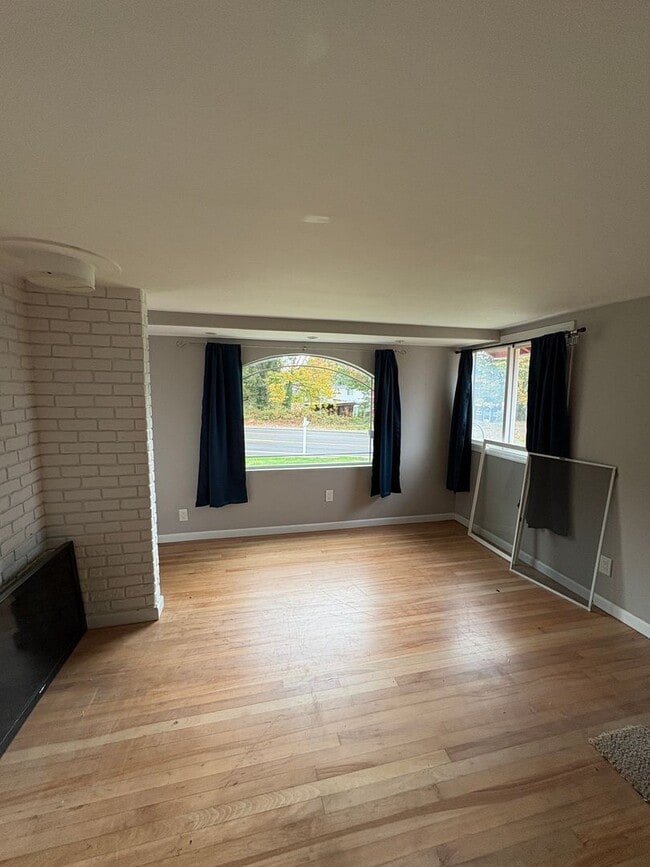Building Photo - Charming 2 br Bungalow Seatac!