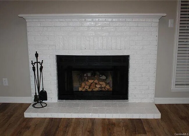 Foto del edificio - 8017 Greenside Ct