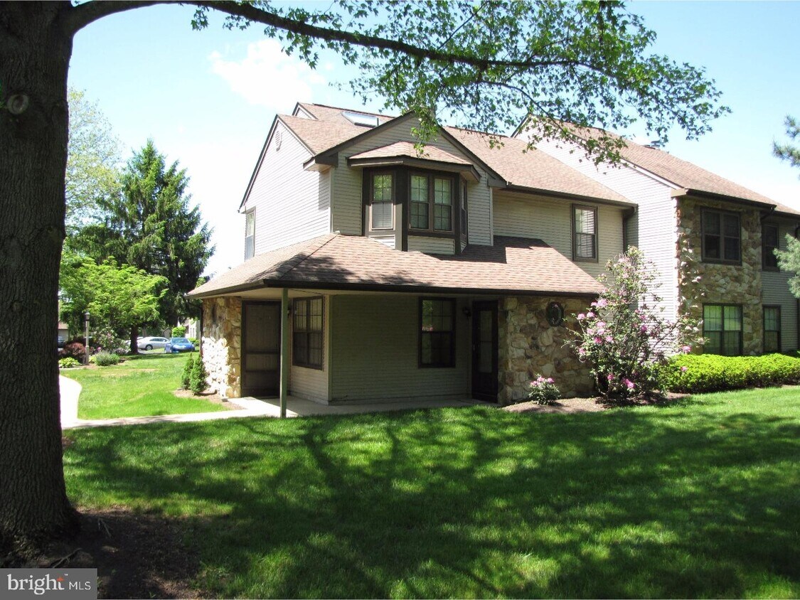 282 A Ct, Wrightstown, PA 18976 Room for Rent in Wrightstown, PA