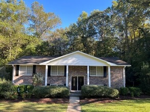 Building Photo - 110 Laurel Cir