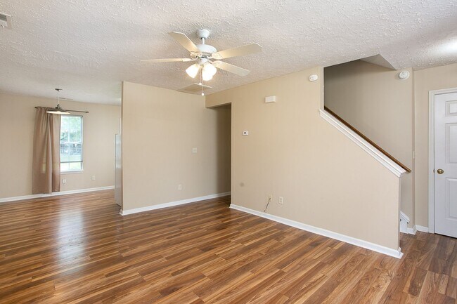 Foto del edificio - Available 8/10 - Adorable 3 Bed, 2 Bath Ho...