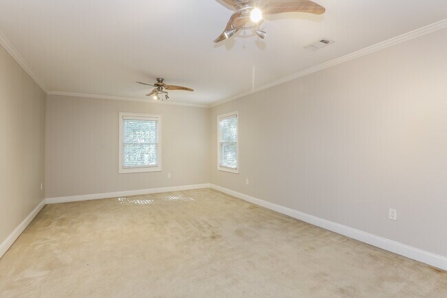 Foto del edificio - 2685 Hammond Dr