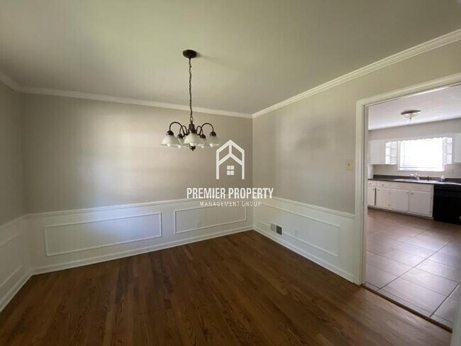 Building Photo - 4507 Tanbark Ave