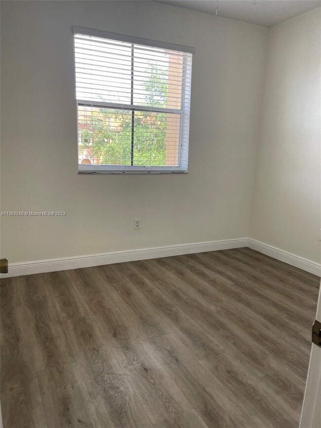 SO FLO Real Estate Group 10640 SW 6th Street Pembroke Pines - 10640 SW 6th St