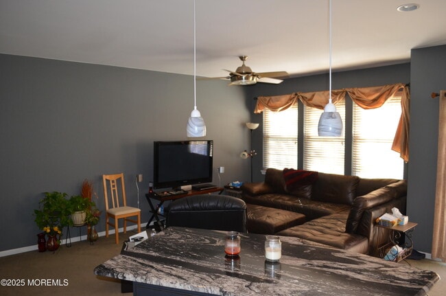 Building Photo - 24 Uxbridge Dr