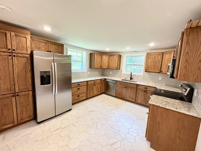 Foto del edificio - 2 bedroom, 1 bathroom in Seneca
