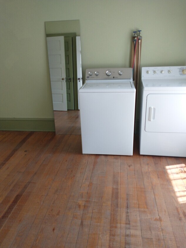 422 College Ave, Wooster, OH 44691 House Rental in Wooster, OH