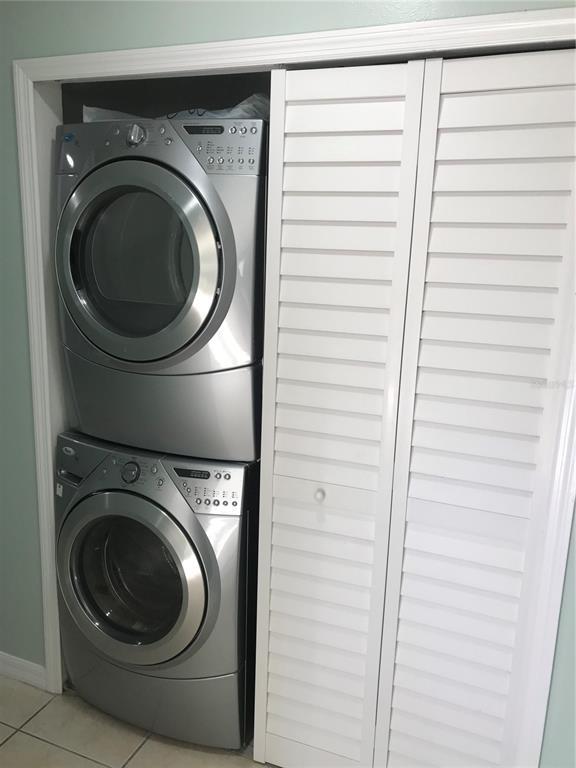 Building Photo - 1989 Toucan Way