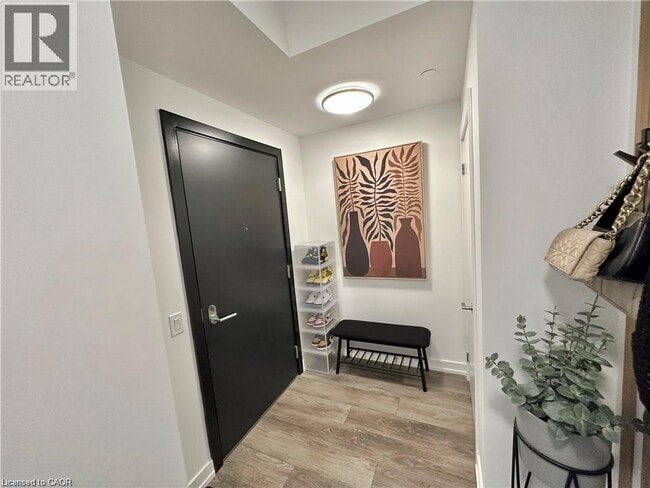 Photo du bâtiment - 15 Wellington St S